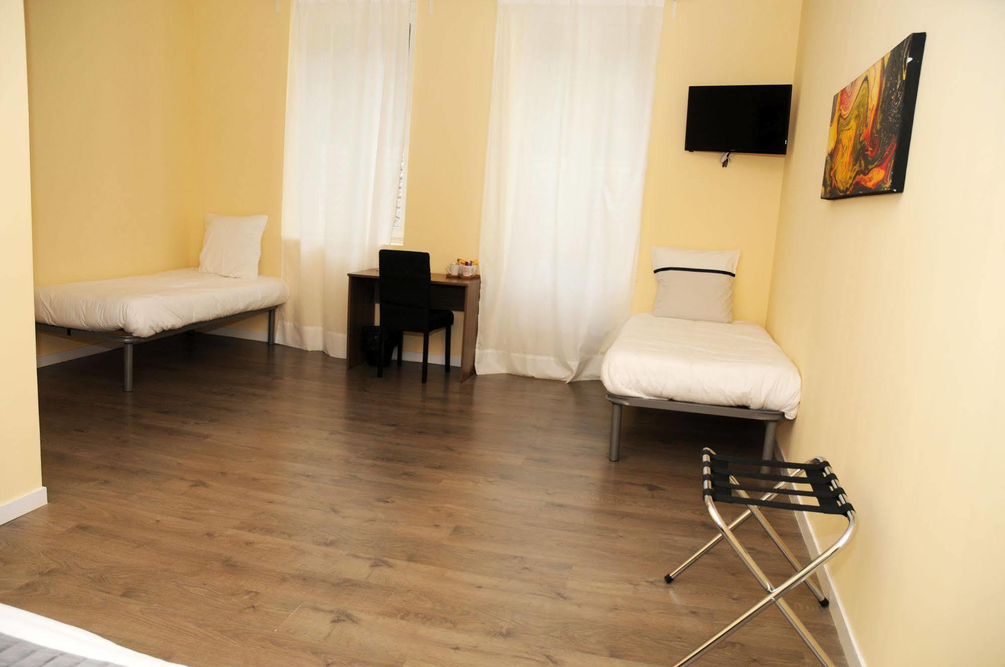 Hotel Morez Luaran gambar